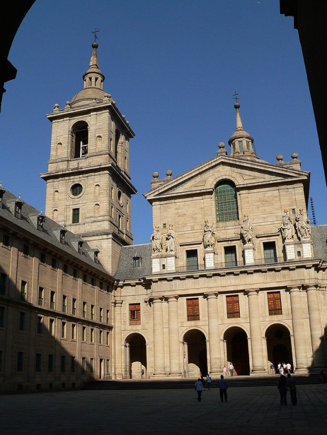 Lâu đài El Escorial. Ảnh: Wiki