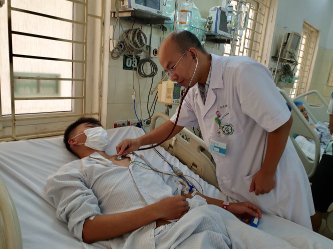 Một bệnh nhân đang điều trị sốt xuất huyết tại Trung tâm Bệnh nhiệt đới - Bệnh viện Bạch Mai (Hà Nội). Ảnh: Thùy Giang