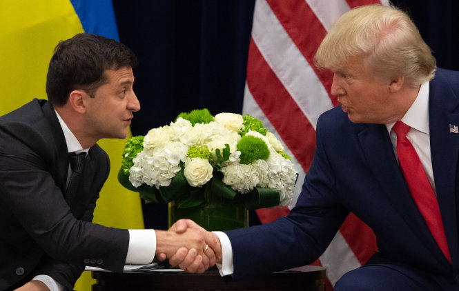 Ông Trump (phải) và ông Zelensky. Ảnh: AFP