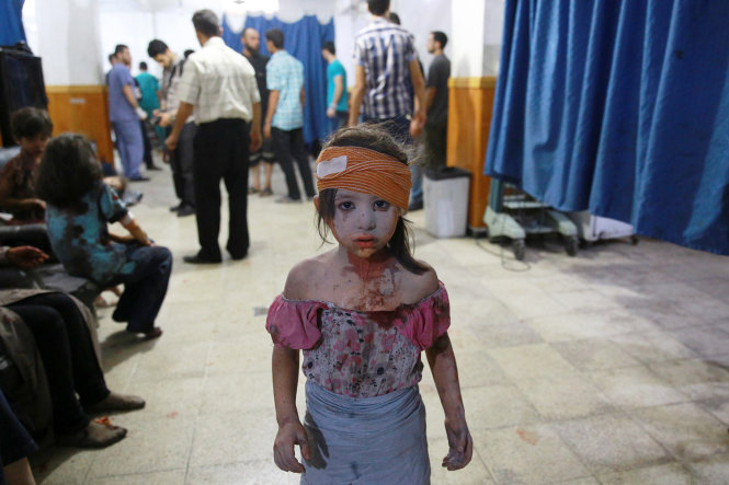 Nhiều trẻ em Syria không biết gì khác ngoài bom đạn chiến tranh. Ảnh: AFP