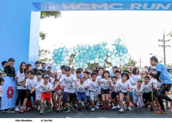 Trên vạch xuất phát ở giải Marathon TP.HCM 2020, nội dung cho trẻ em. Ảnh: Dư Hải