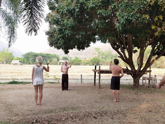 Hoạt động hằng ngày trong những ngày bị kẹt ở Pai: học kungfu, nấu ăn, uống trà, đọc sách, khám phá thiên nhiên...