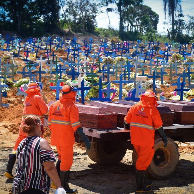 Một khu nghĩa địa mới của các nạn nhân COVID-19 ở Manaus, Brazil. Ảnh: Getty Images