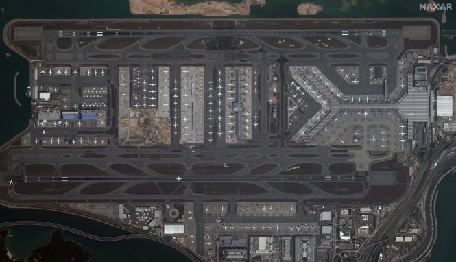 Ảnh chụp vệ tinh sân bay quốc tế Hong Kong ngày 16-3. Nguồn: Maxar Technologies