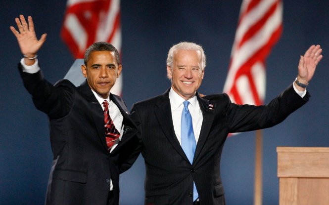 Tổng thống tân cử Joe Biden (phải) sẽ kế thừa nhiều chính sách và nhân sự của thời Obama? Ảnh: Reuters