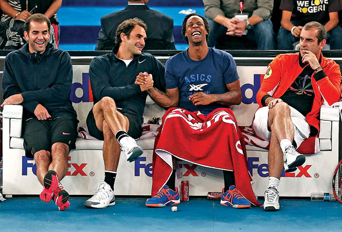 Rất hiếm khi người hâm mộ châu Á chứng kiến Sampras, Federer, Monfils... cùng khoác áo một đội thi đấu - Ảnh: Reuters