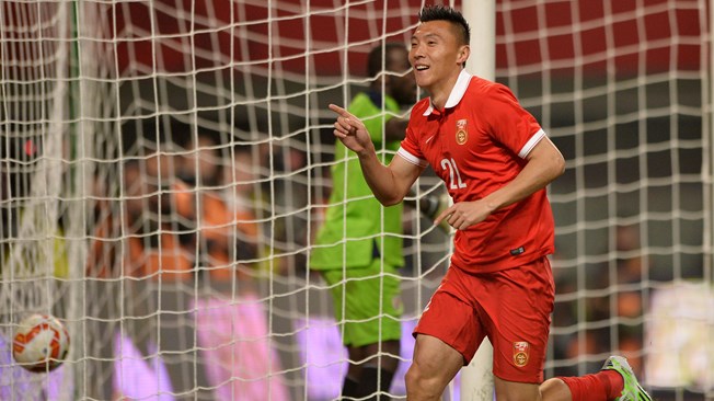 Yu Dabao - ngôi sao may mắn được chơi hai năm ở Benfica-fifa.com