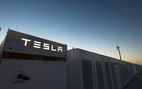 Elon Musk làm pin lithium-ion lớn nhất thế giới trong 100 ngày