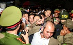 Hàng nghìn đại biểu chen lấn trước giờ khai ấn đền Trần