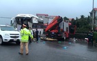 Cảnh sát chữa cháy trong vụ xe cứu hỏa tông xe khách tử vong