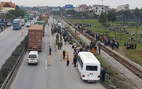 Xe tải tông đoàn người đi thắp nhang nghĩa trang, 8 người chết
