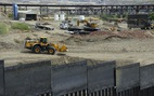 Người ủng hộ ông Trump bỏ tiền túi xây bức tường biên giới với Mexico