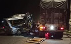 Xe khách tông xe container, 16 người bị thương