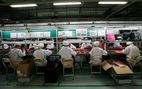 Điều tra Foxconn thuê học sinh Trung Quốc làm đêm sản xuất loa cho Amazon