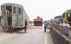 Đường sắt đã thông tuyến sau vụ tàu hàng đâm xe tải ở Nghệ An