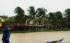 Nước biển tràn vào Cù Lao Chàm, phố cổ Hội An run rẩy trong bão