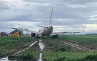 Máy bay hạ cánh trượt khỏi đường băng Tân Sơn Nhất, Vietjet nói do mưa gió lớn