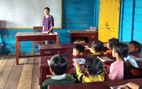 Cô giáo 18 tuổi dạy hơn 80 học trò Việt trên Biển Hồ