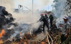 Cháy lớn tại kho chứa rơm trồng nấm, chủ nhà bị bỏng phải đi cấp cứu