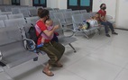 Năm mẹ con người Nghệ An bị mắc kẹt tại Huế đã được 'giải cứu' lên tàu về quê