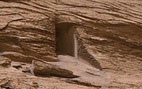 Phát hiện 'cánh cửa huyền bí' như cửa nhà người ngoài hành tinh trên sao Hỏa