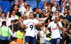 Harry Kane lập công phút 90+6 giúp Tottenham hòa kịch tính Chelsea