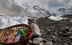 Báo động "bãi rác" Everest