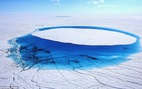 Vẻ đẹp "mong manh" của sông băng ở Greenland