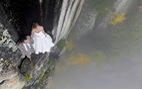 ​Nghẹt thở với ảnh cưới chụp trên vách đá