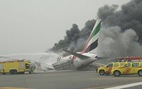 Máy bay chở 275 khách bốc cháy khi hạ cánh tại Dubai