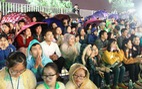 ​Đội mưa xem khai mạc Festival Nghề truyền thống Huế 2017