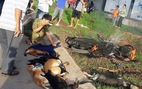 Hai nghi phạm trộm chó bị dân vây đánh vỡ sọ, đốt xe