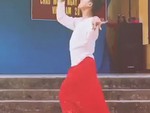 Nam sinh múa cổ trang cực dẻo chào mừng 20-11