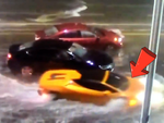 Siêu xe Lamborghini chạy trên đường ngập như tàu ngầm