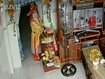 'Thần Tài' vào nhà trộm tiền gia chủ