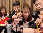 Bố cầm ly trà sữa lừa con trai uống thuốc ngon lành