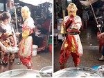 Tôn Ngộ Không vào chợ bán vé số