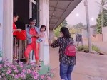Cảm động cảnh mẹ ôm con sau nhiều tháng xa cách
