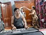 Con dâu cùng mẹ chồng nhảy 'Rồi tới luôn' siêu dễ thương