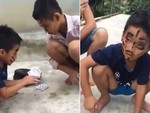 Tuổi thơ dữ dội: 2 bé trai chơi trò đánh bài quẹt nhọ nồi