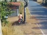 Tổ lái tạt đầu ôtô được 'các cụ gánh còng lưng'