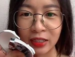 Chị gái đổ tội cho em trai làm bể đĩa