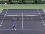 Pha xử lý đỉnh cao của Federer khiến Murray chạy ná thở