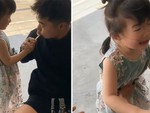 Bé gái mếu máo vì anh trai xin một miếng hết que kem
