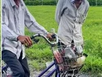 Người đàn ông sáng chế xe đạp chạy bằng xăng