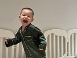 Ảnh vui sao Việt 17-11: Con trai Hồ Ngọc Hà tấu hài trước giờ ngủ