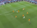 Khoảnh khắc Messi chọc khe xé toang hàng phòng ngự Hà Lan