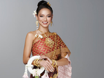 Nhan sắc thăng hạng của Mai Ngô trong trang phục truyền thống Thái Lan