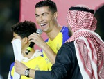 Ronaldo tẽn tò khi nói nhầm 'đến Nam Phi' thay vì Saudi Arabia