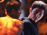 Song Joong Ki lộ tấm lưng chằng chịt sẹo trong phim điện ảnh không cát sê